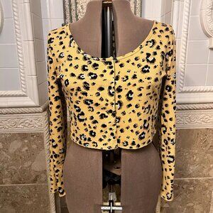 BP. Size XL. Animal Print. Long Sleeve. Button Up Stretch Crop Top. B22